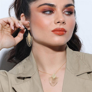 Naszyjnik krótki Nou Deco złoty